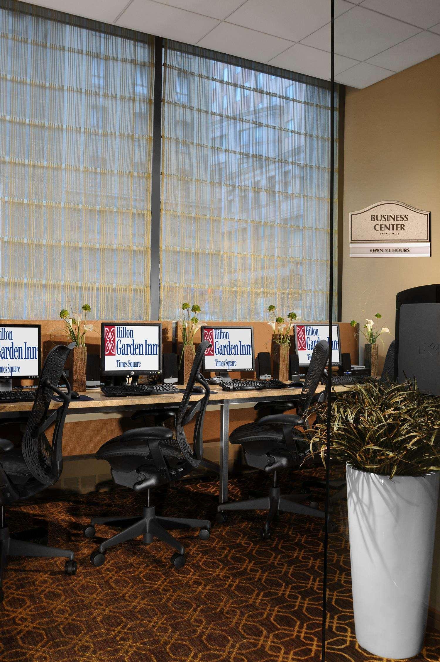 Kimpton Theta New York - Times Square By Ihg Hotel Tiện nghi bức ảnh A typical business center at a hotel