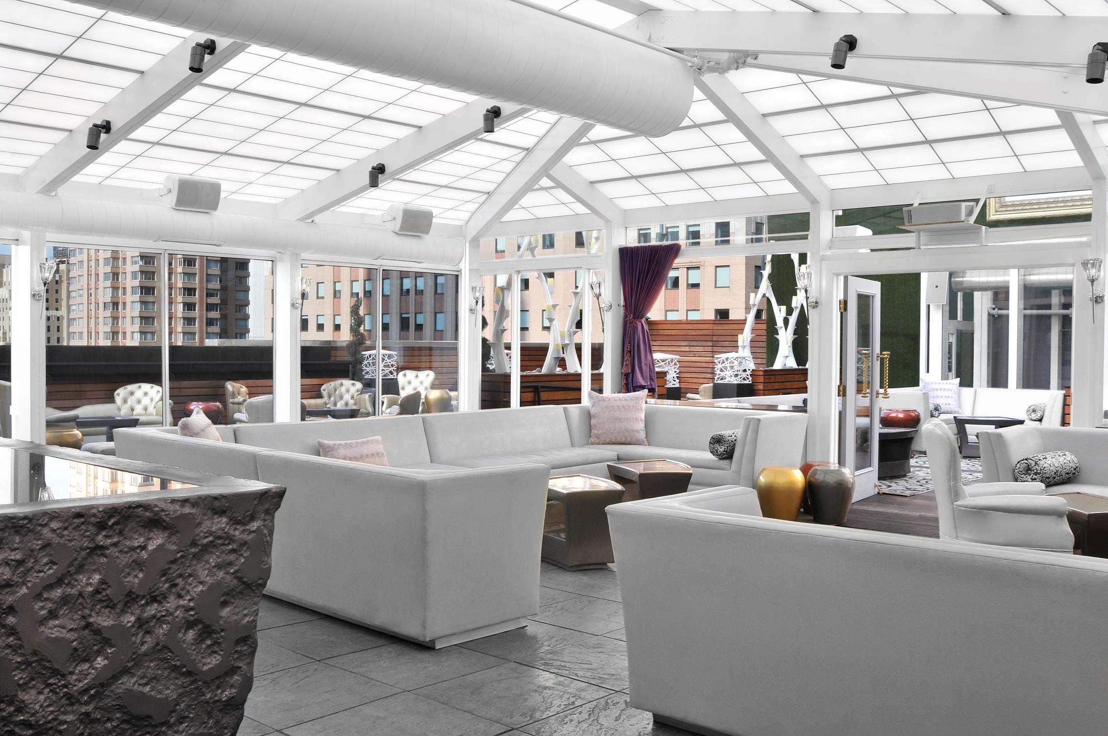 Kimpton Theta New York - Times Square By Ihg Hotel Ngoại thất bức ảnh The interior of the Sky Bar