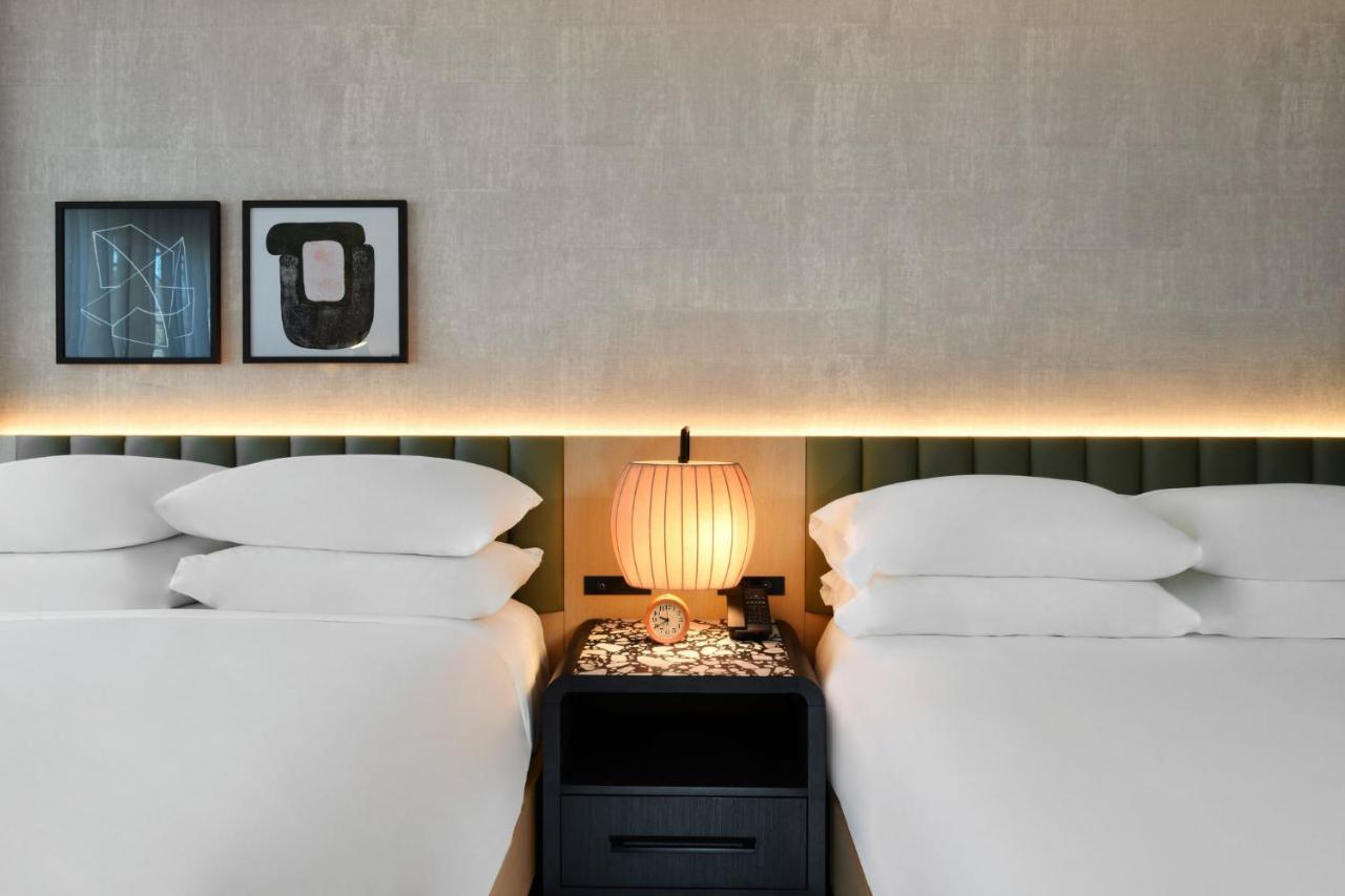 Kimpton Theta New York - Times Square By Ihg Hotel Ngoại thất bức ảnh A room at the hotel