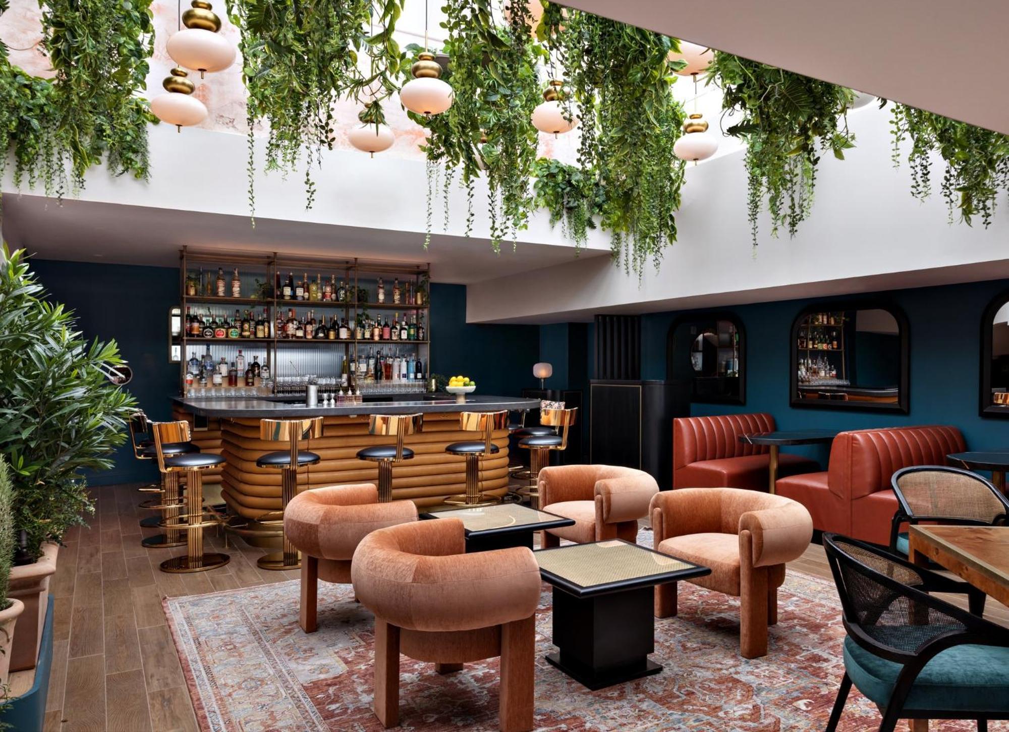 Kimpton Theta New York - Times Square By Ihg Hotel Ngoại thất bức ảnh The interior of the bar